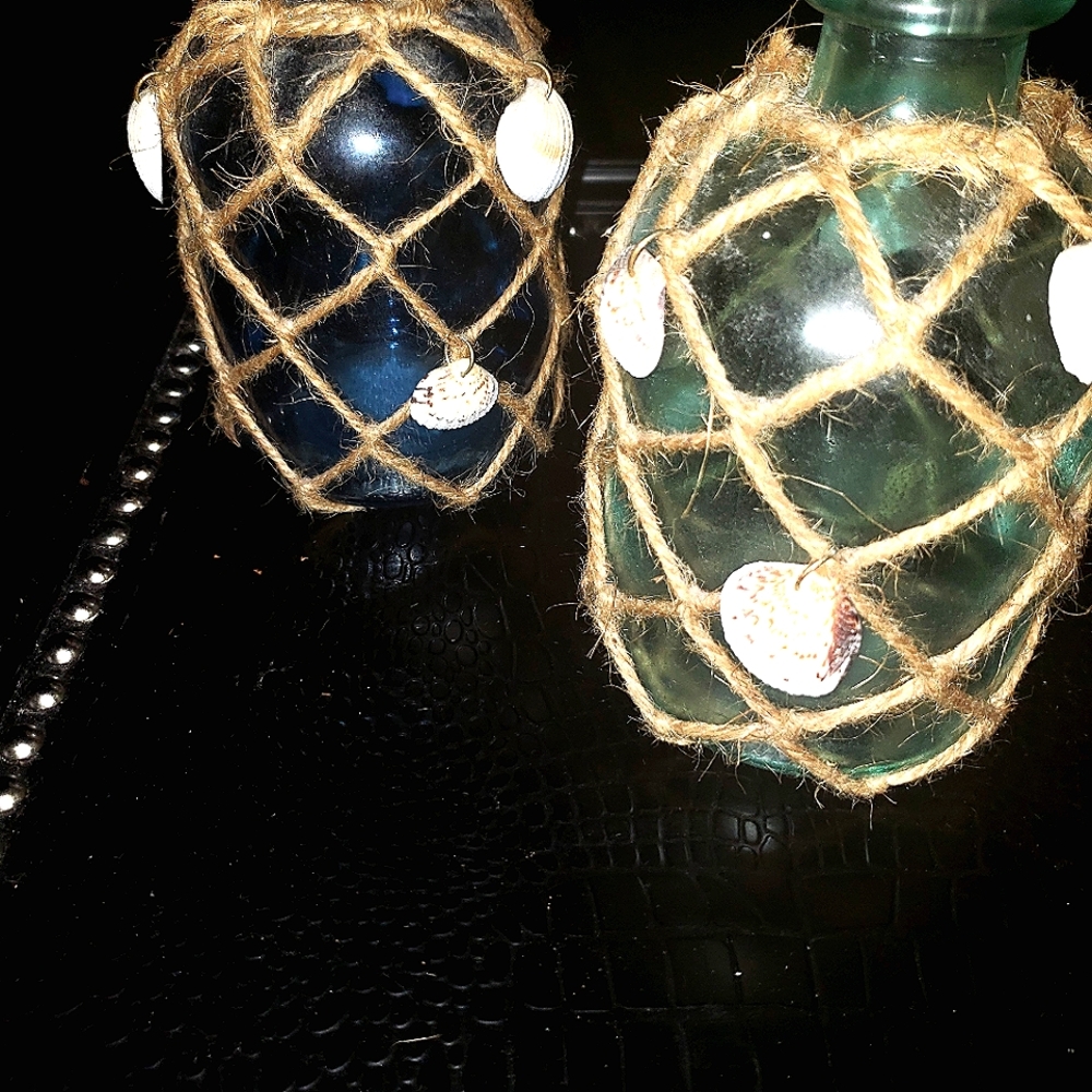 Home decor with a nautical finish with seashells